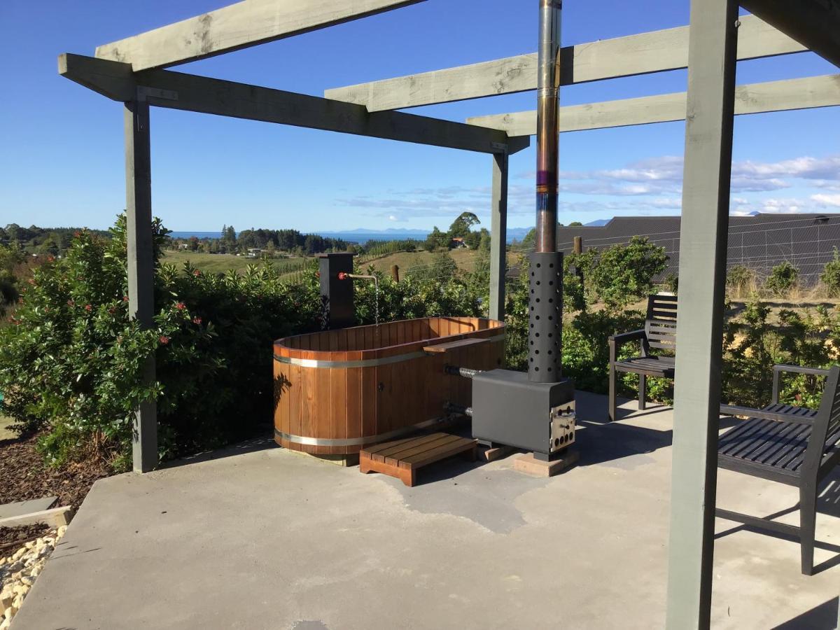 The Shed With A View Apartment Mahana Bagian luar foto