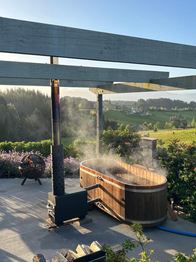 The Shed With A View Apartment Mahana Bagian luar foto