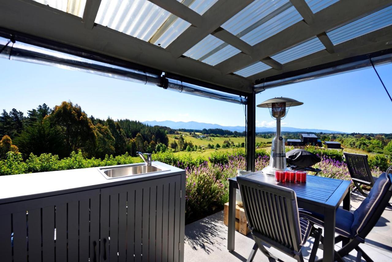 The Shed With A View Apartment Mahana Bagian luar foto