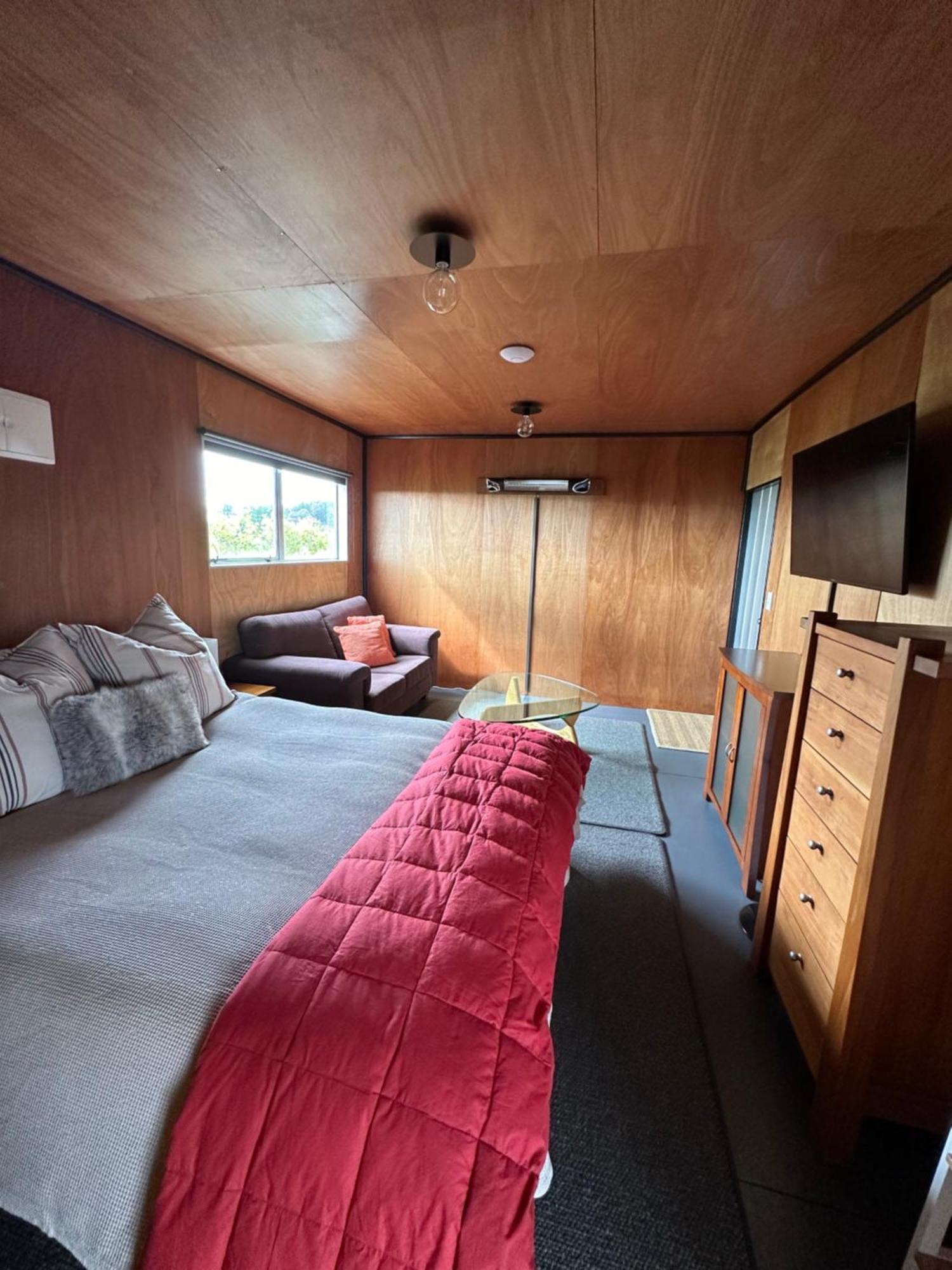 The Shed With A View Apartment Mahana Bagian luar foto