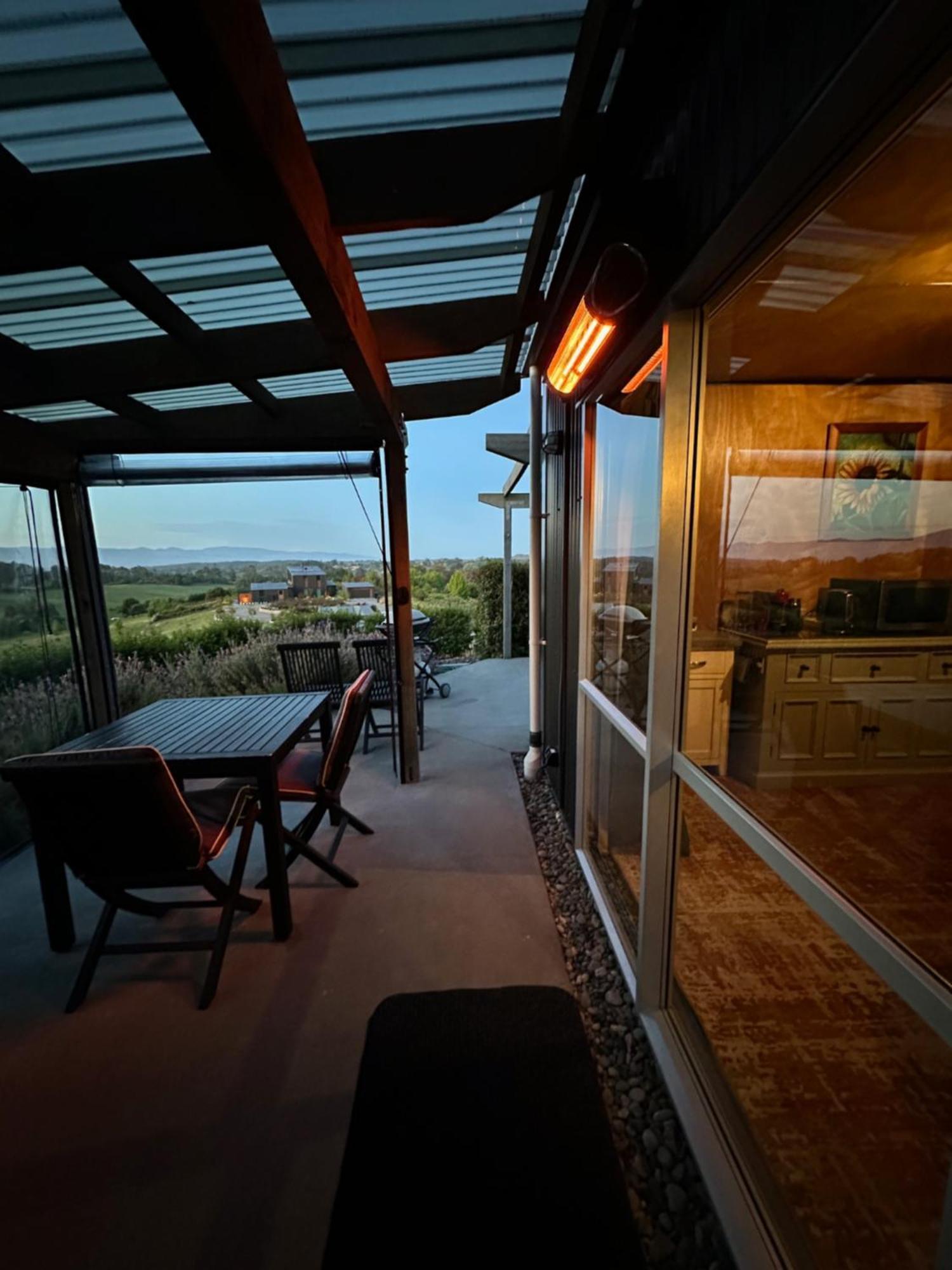 The Shed With A View Apartment Mahana Bagian luar foto